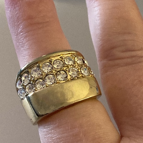 Goldtone Statement Ring Round Cubic Zirconia Crystal Stone Design - Size 8 - Picture 7 of 8